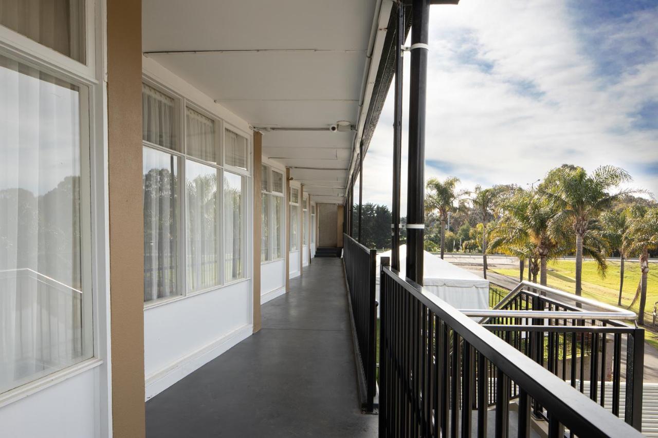 Rivers Apartments Motel Sale Gippsland Esterno foto