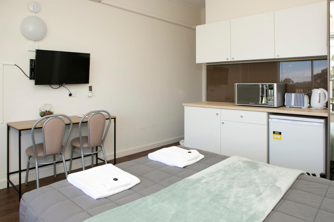 Rivers Apartments Motel Sale Gippsland Esterno foto