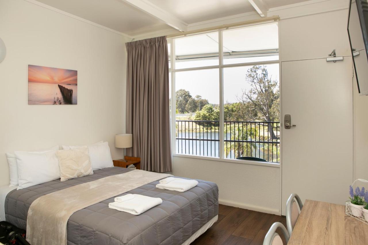 Rivers Apartments Motel Sale Gippsland Esterno foto