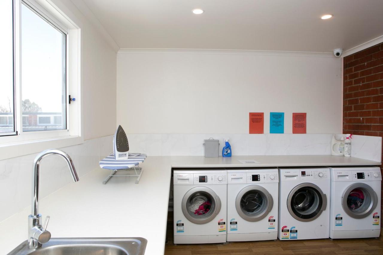 Rivers Apartments Motel Sale Gippsland Esterno foto